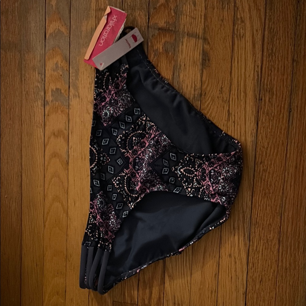 Xhilaration Women's Black and Pink Patterned bikini bottom size M